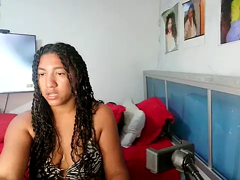 Snapshot of bellacrespalatina chatting on August 3, 2026, 7:28 pm bellacrespalatina online show from August 3, 2026, 7:28 pm