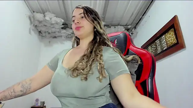 Lauu G online show from December 22, 2025, 4:31 am