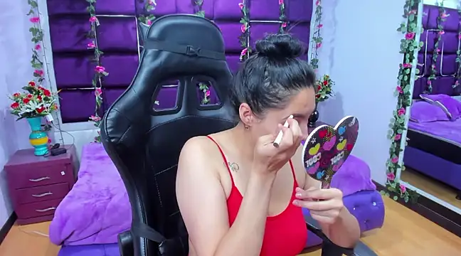 ChloeeTompson  online show from February 1, 2025, 2:37 am