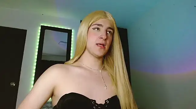 Triana Damelio online show from February 7, 2025, 9:26 pm