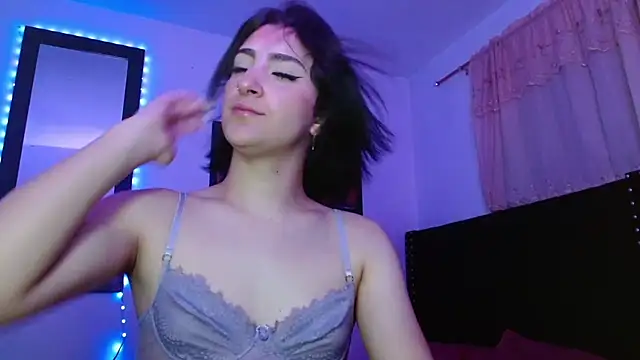 Triana Damelio online show from September 19, 2025, 11:22 am