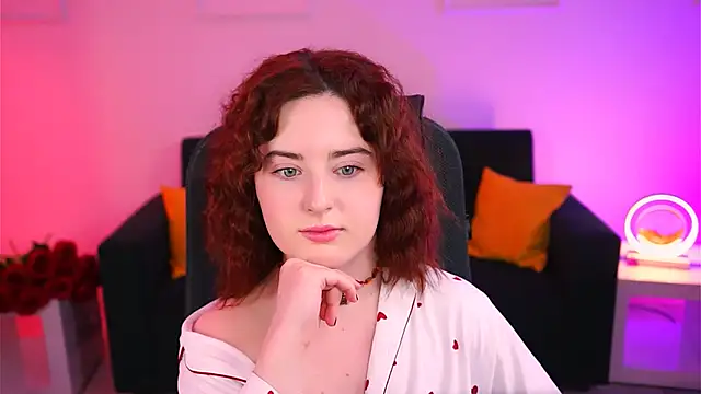 AnnTerry  online show from February 20, 2025, 12:15 pm