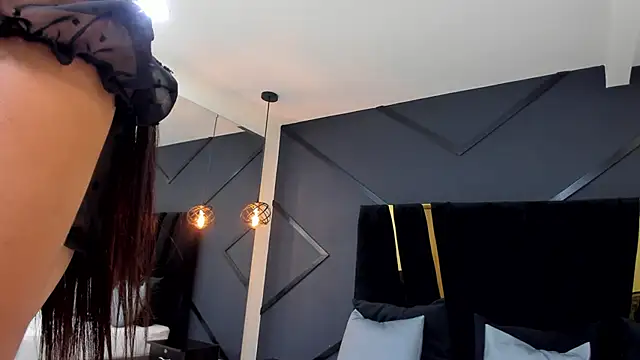 emilie xx  online show from February 28, 2025, 5:15 pm