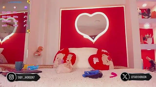 TabyJhonson online show from October 9, 2025, 12:47 pm