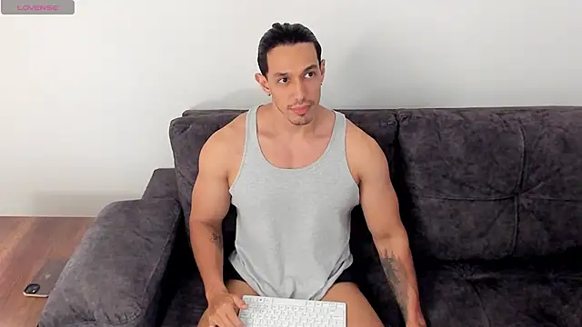 Snapshot of Lorenzoferrec chatting on June 6, 2026, 2:27 am Lorenzoferrec online show from June 6, 2026, 2:27 am