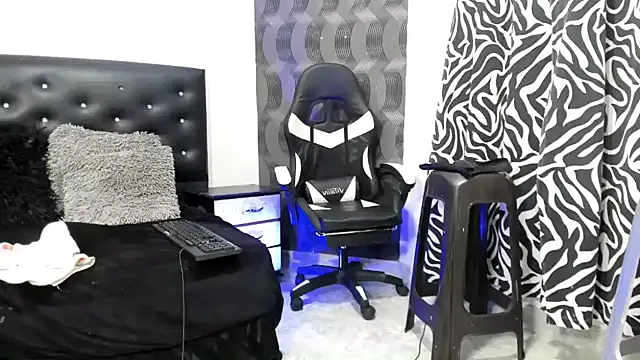 JuanDiegoKing online show from February 14, 2025, 10:47 pm