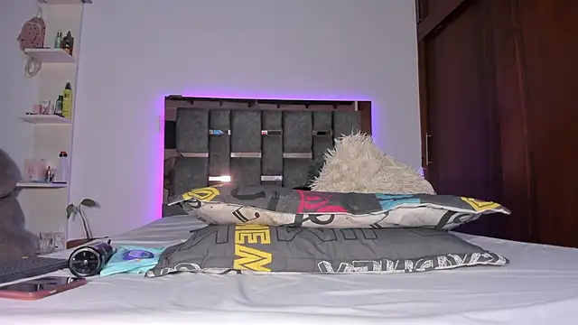 Carol M8 online show from September 26, 2025, 3:21 am