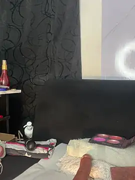 chiquimaturesexy online show from March 9, 2026, 10:03 pm