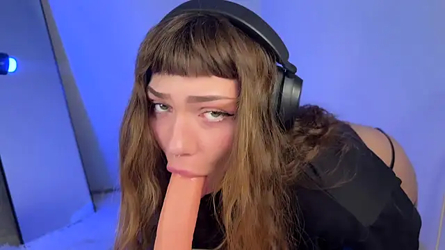 PaulaPratt online show from March 10, 2025, 3:56 am