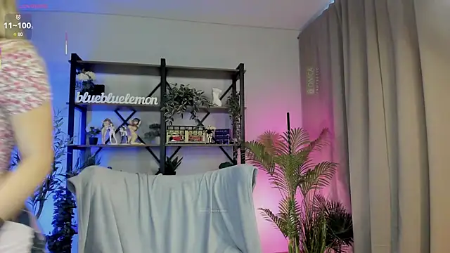 careful i bite nya online show from October 14, 2025, 1:23 pm