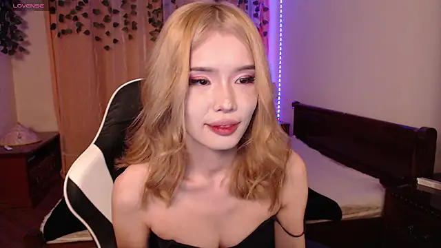 Velvetsky 1 online show from January 15, 2025, 6:08 pm