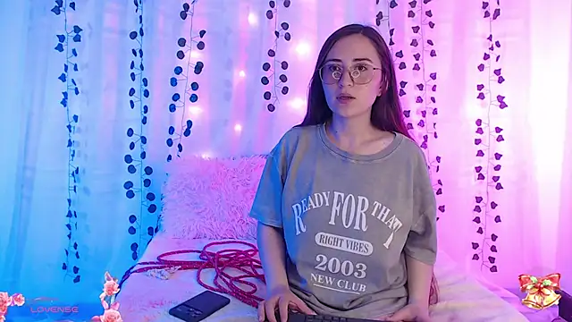 centaurigirl online show from December 30, 2024, 1:04 am