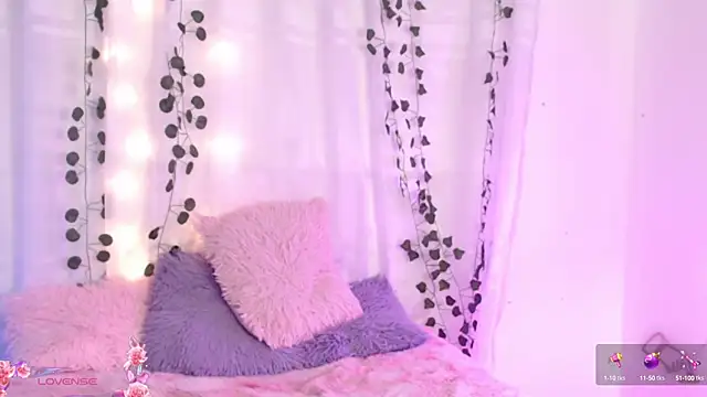 centaurigirl online show from January 10, 2025, 1:53 am