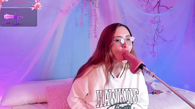 centaurigirl online show from August 9, 2026, 4:06 am