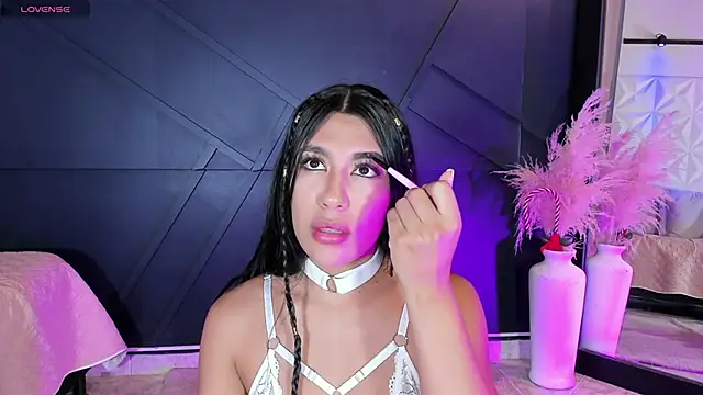 Emilyh  online show from January 28, 2025, 10:34 am