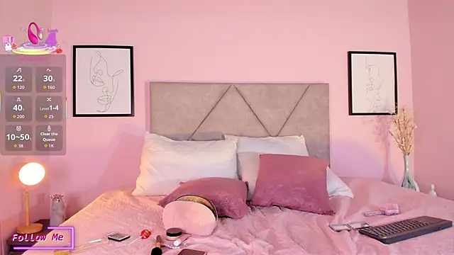 Emilyh  online show from September 12, 2025, 10:37 am