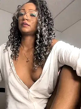 Amaliu  online show from February 28, 2025, 11:23 pm