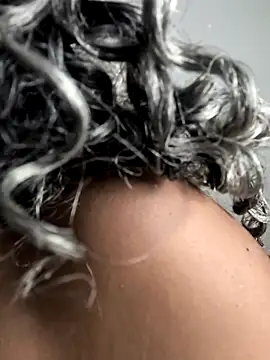 Amaliu  online show from March 9, 2025, 5:17 pm