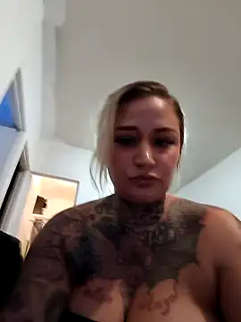 Lisacasandra online show from January 4, 2025, 3:18 am