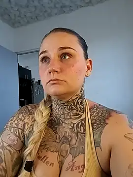 Lisacasandra online show from February 26, 2025, 10:31 pm