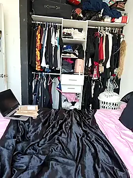 Lisacasandra online show from October 29, 2025, 2:19 pm