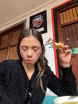 Petite amor2 online show from November 3, 2025, 2:40 pm