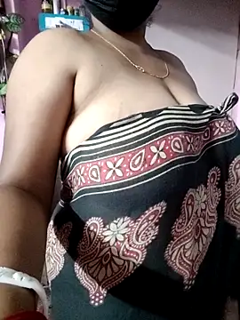 BERRY 00 online show from April 18, 2026, 6:01 pm