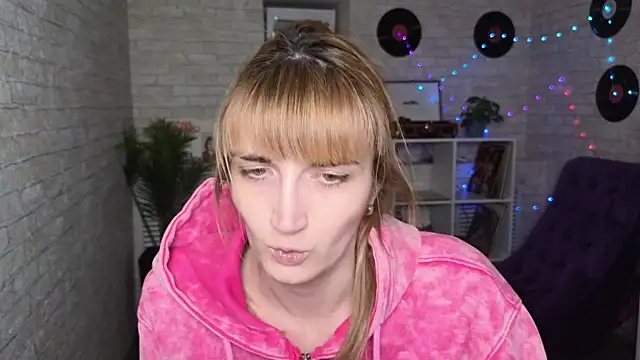 Nika Kitten online show from March 17, 2025, 5:05 pm