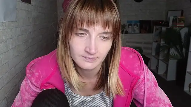 Nika Kitten online show from April 27, 2026, 10:35 am