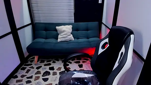 Snapshot of AlliceRosero chatting on September 25, 2025, 4:05 am AlliceRosero online show from September 25, 2025, 4:05 am