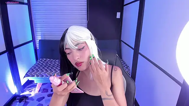 Snapshot of AlliceRosero chatting on November 4, 2025, 9:03 pm AlliceRosero online show from November 4, 2025, 9:03 pm