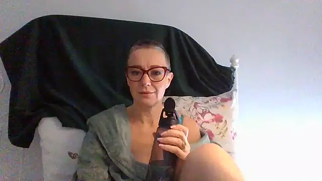 ELEGANT-ARIA36 online show from January 7, 2025, 5:43 am