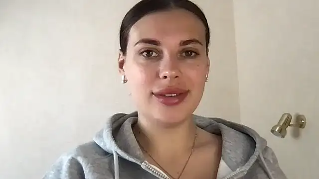 MoonriseGoddess online show from May 5, 2026, 9:06 am