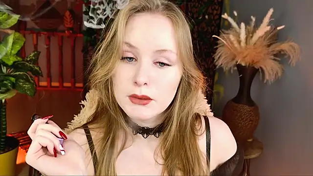 VivienLeeigh online show from April 22, 2026, 4:59 am