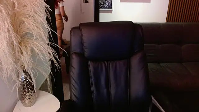 crimson tati  online show from January 11, 2025, 9:36 am