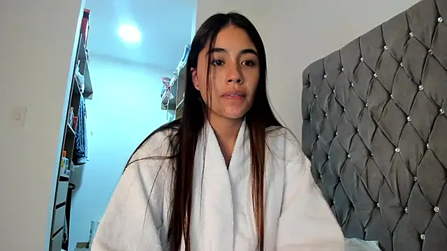 AriaMontgomery online show from December 22, 2024, 6:17 am