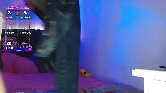 holy juli online show from February 23, 2025, 2:29 am