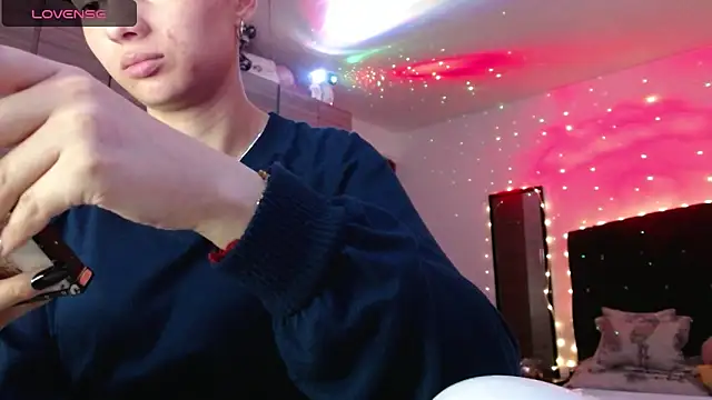 holy juli online show from September 12, 2025, 3:39 am