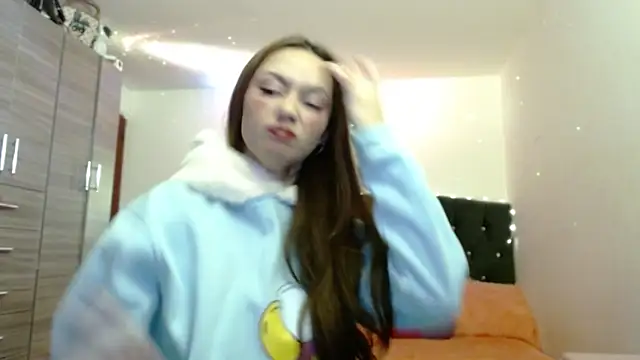 holy juli online show from March 30, 2026, 4:35 am