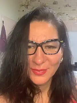 Snapshot of Tina_Moretti chatting on March 1, 2025, 12:28 am Tina Moretti online show from March 1, 2025, 12:28 am