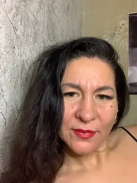 Snapshot of Tina_Moretti chatting on March 20, 2025, 11:12 pm Tina Moretti online show from March 20, 2025, 11:12 pm
