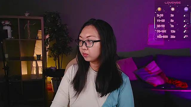 Marine Vact online show from September 14, 2025, 5:23 pm