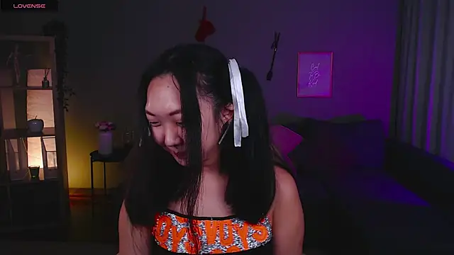 Marine Vact online show from October 8, 2025, 2:04 pm