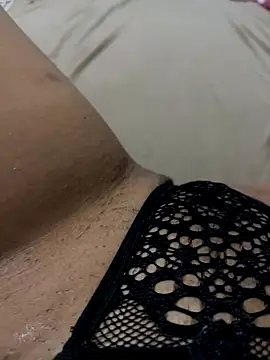 Snapshot of luara1988 chatting on December 1, 2025, 12:59 am luara1988 online show from December 1, 2025, 12:59 am