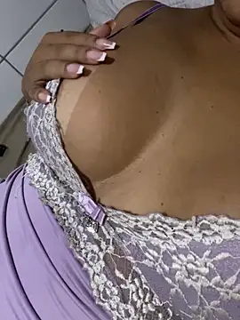 Snapshot of luara1988 chatting on February 3, 2026, 10:31 am luara1988 online show from February 3, 2026, 10:31 am