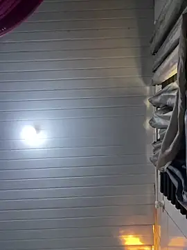 Snapshot of luara1988 chatting on February 16, 2026, 10:22 am luara1988 online show from February 16, 2026, 10:22 am