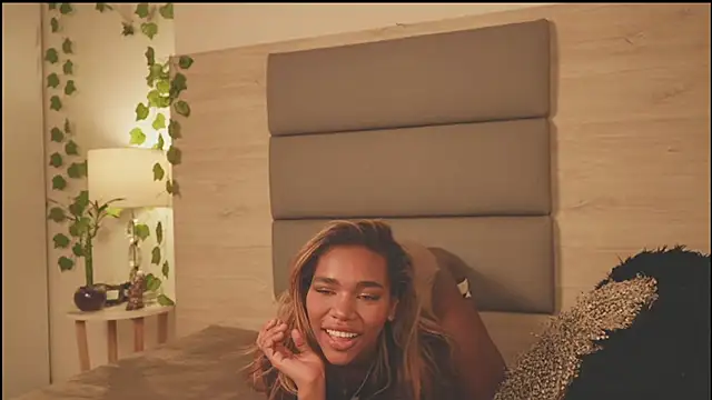 Lily Miiller online show from February 26, 2026, 9:36 pm