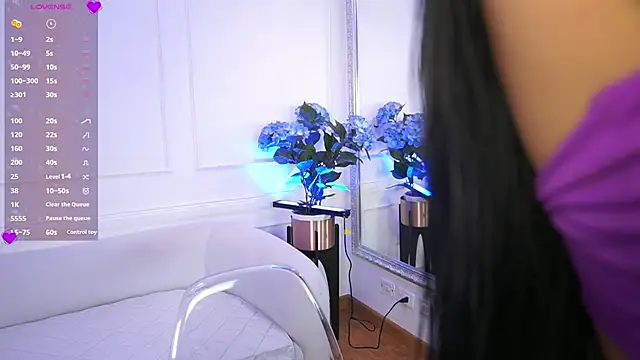 elasummer online show from February 6, 2025, 11:43 am