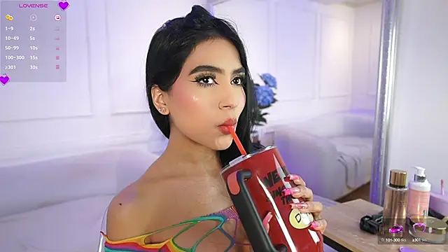 elasummer online show from March 12, 2025, 6:11 pm