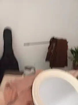 LaCristinatrans online show from November 3, 2025, 8:43 pm